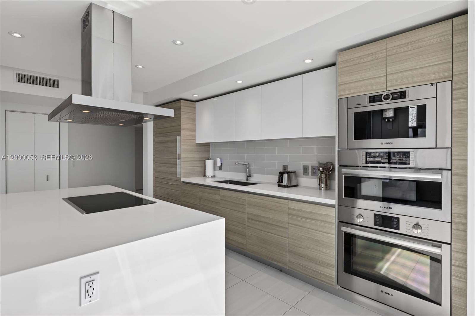 300 Sunny Isles Blvd # 807 Unit: 4-807