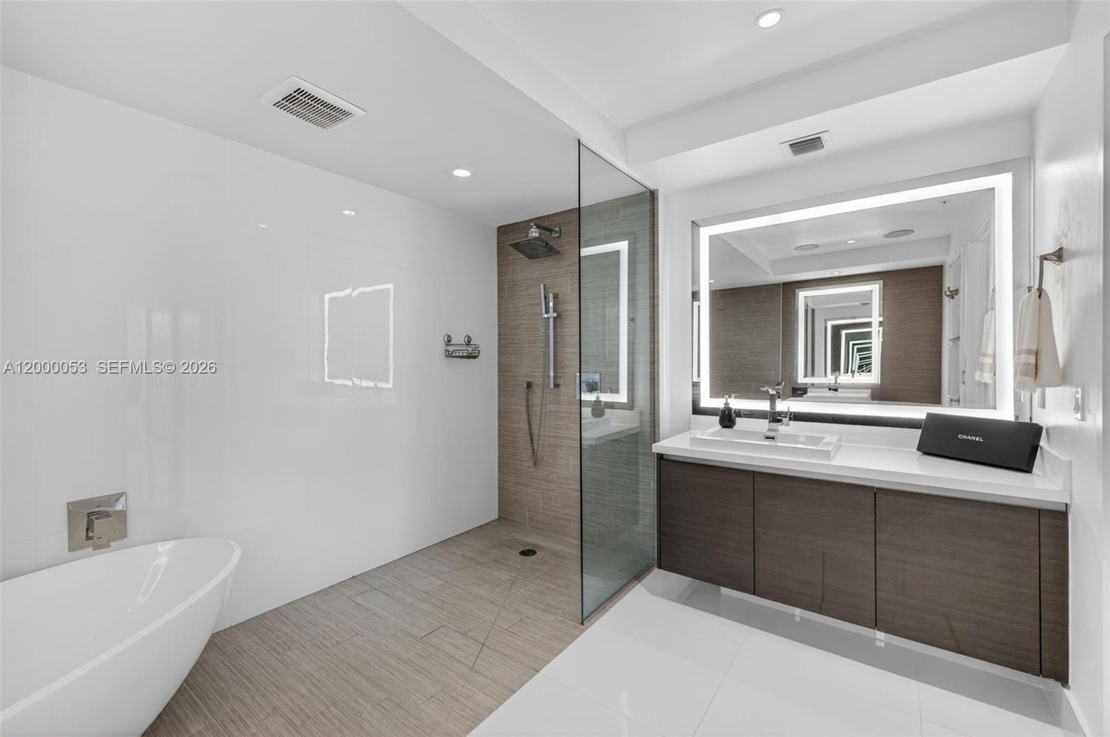 300 Sunny Isles Blvd # 807 Unit: 4-807