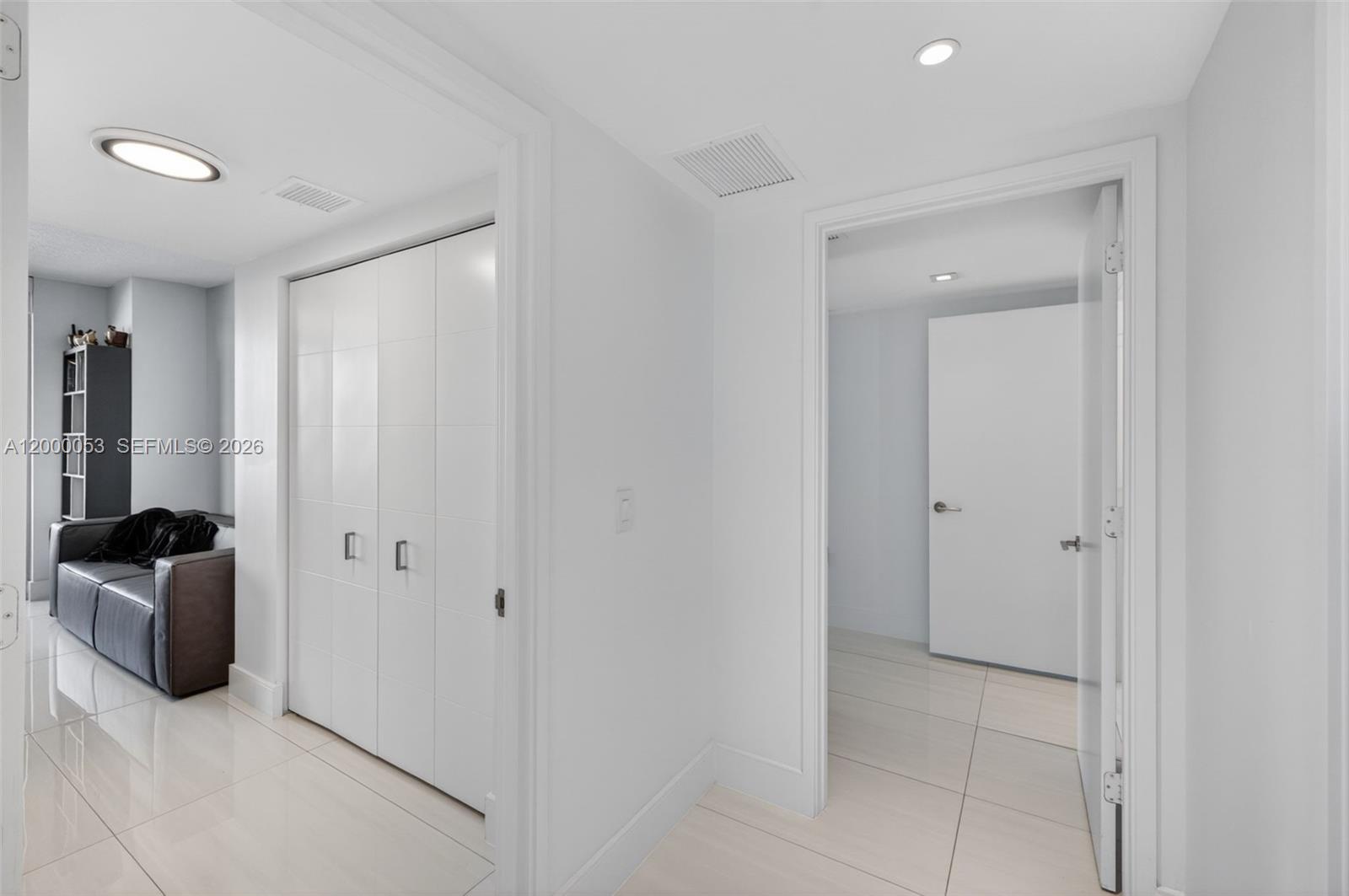 300 Sunny Isles Blvd # 807 Unit: 4-807