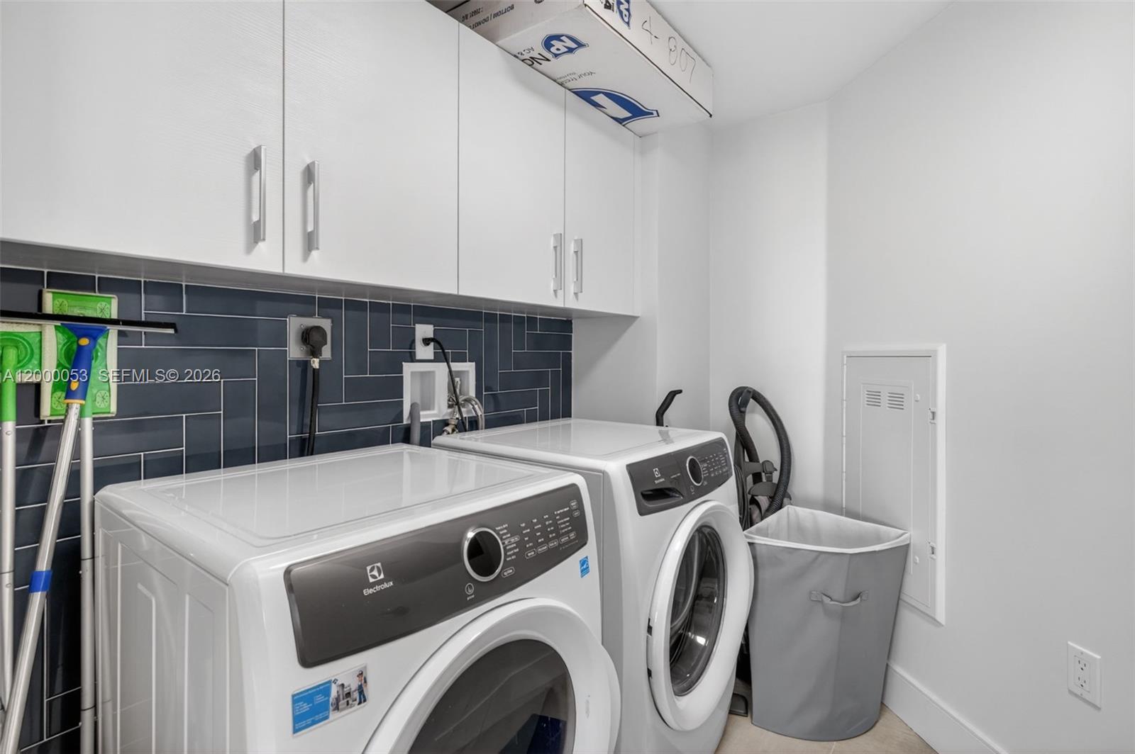 300 Sunny Isles Blvd # 807 Unit: 4-807