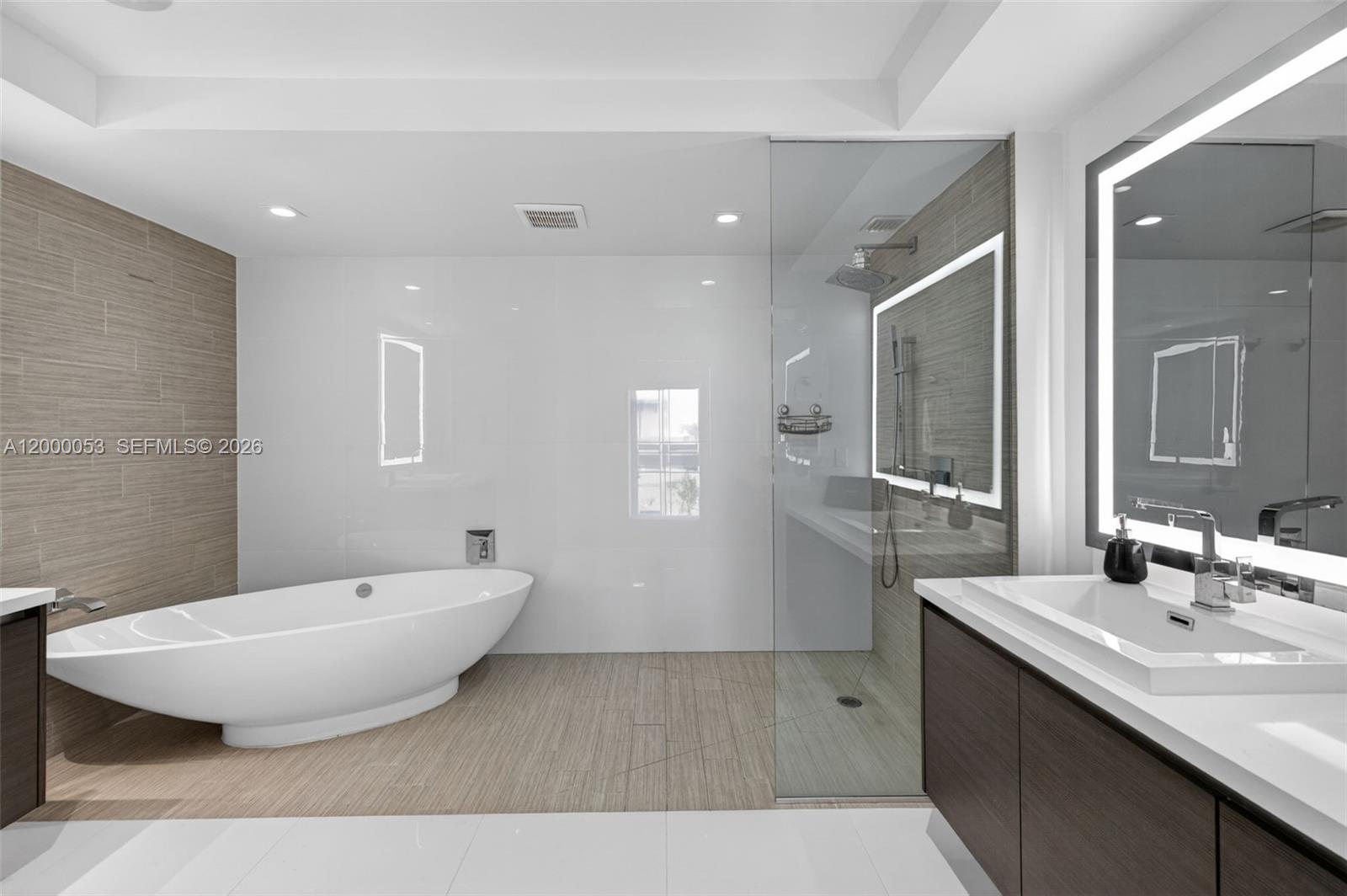 300 Sunny Isles Blvd # 807 Unit: 4-807