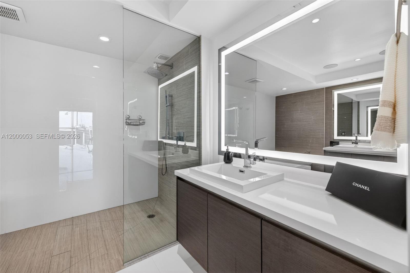 300 Sunny Isles Blvd # 807 Unit: 4-807