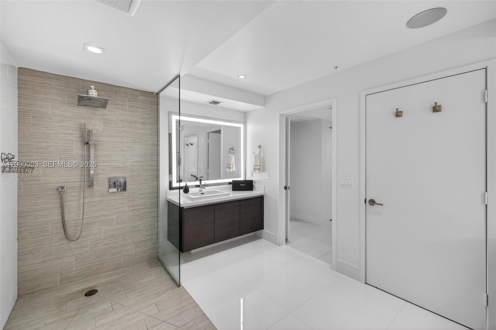 300 Sunny Isles Blvd # 807 Unit: 4-807