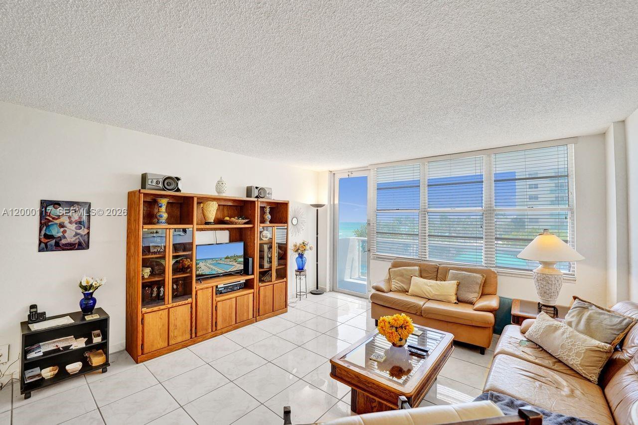 3725 S Ocean Dr # 306