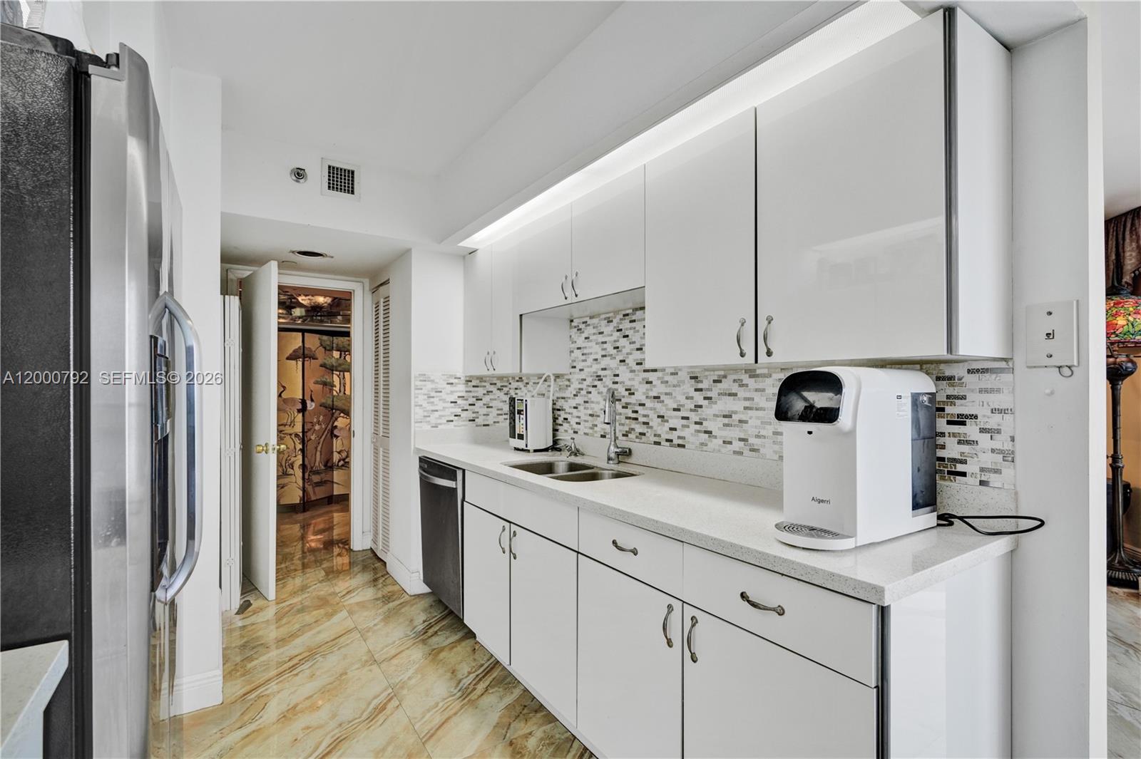 16485 Collins Ave # 832