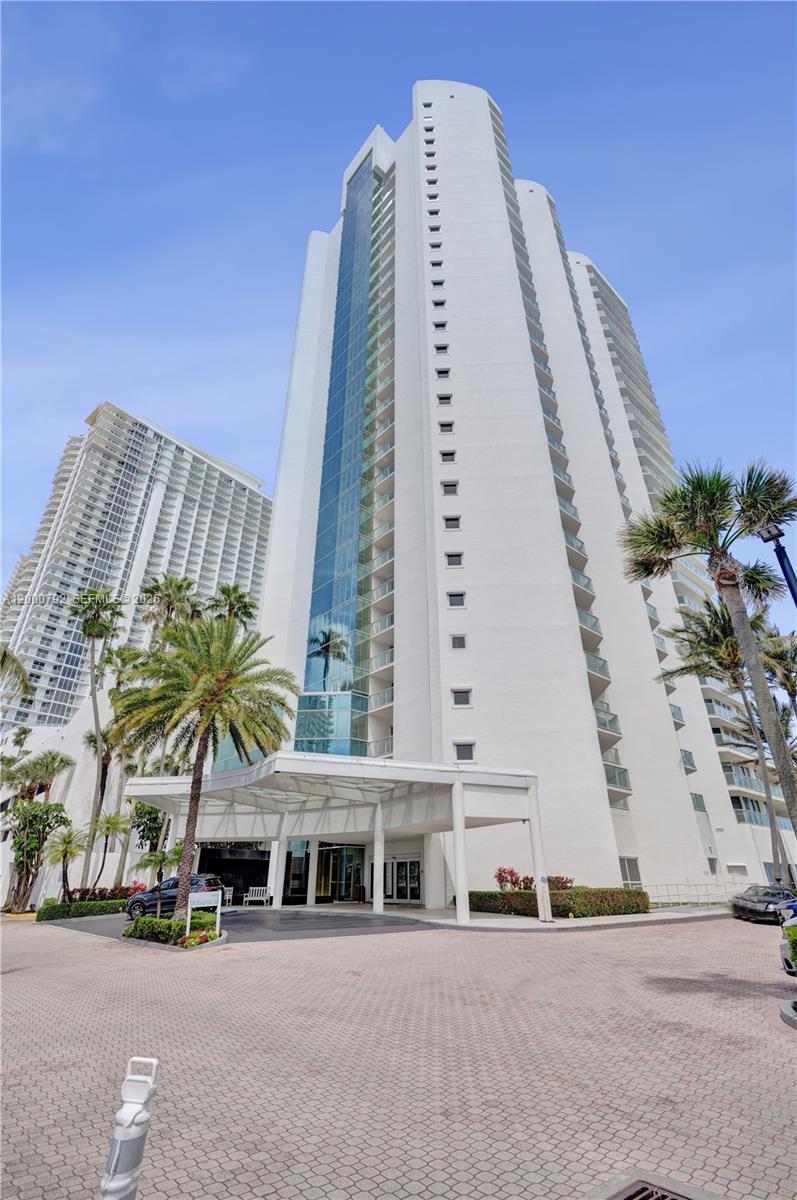 16485 Collins Ave # 832
