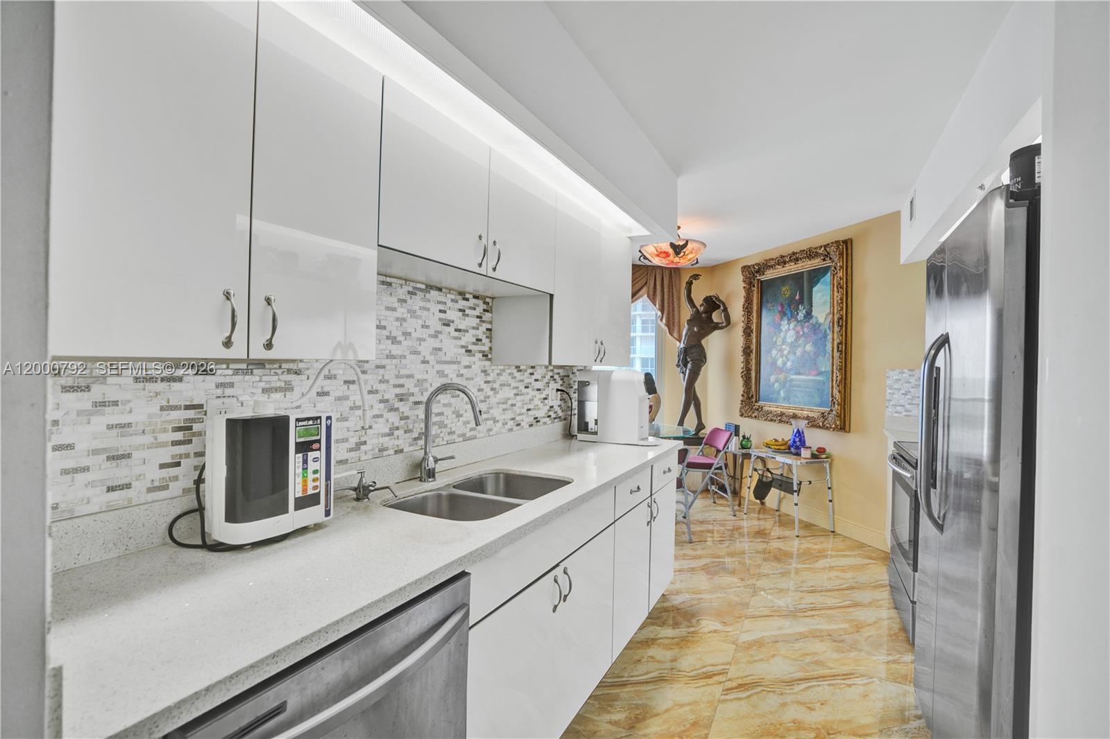 16485 Collins Ave # 832
