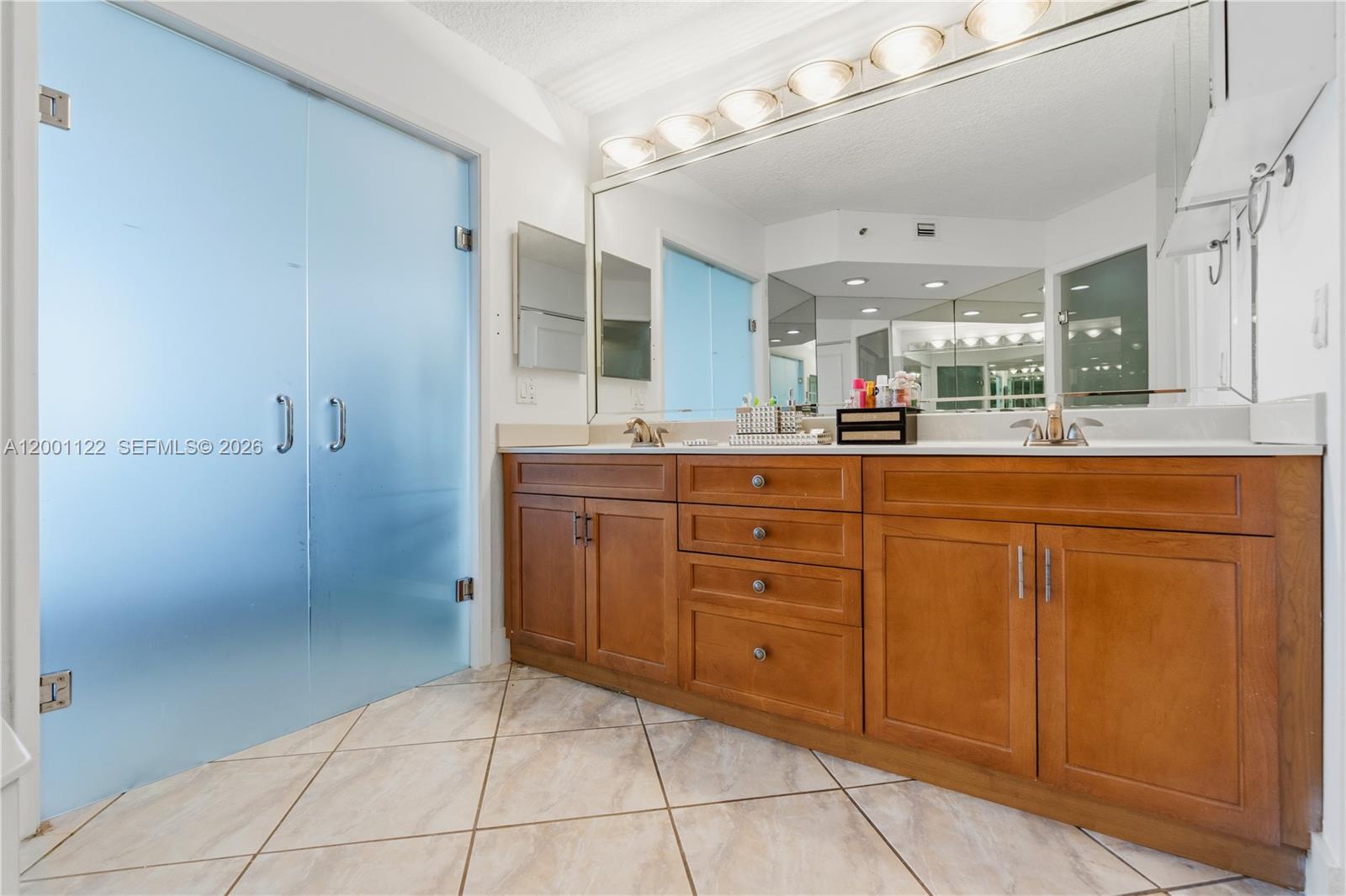 3600 Mystic Pointe Dr # 513