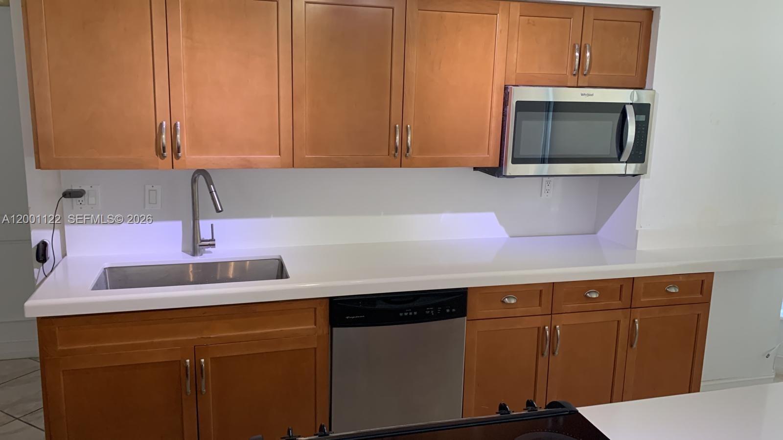 3600 Mystic Pointe Dr # 513