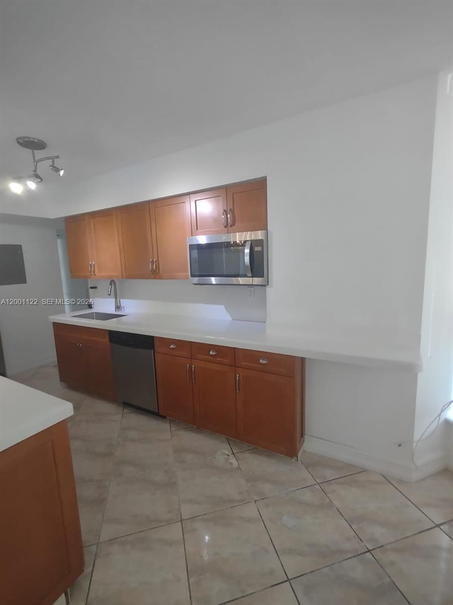 3600 Mystic Pointe Dr # 513