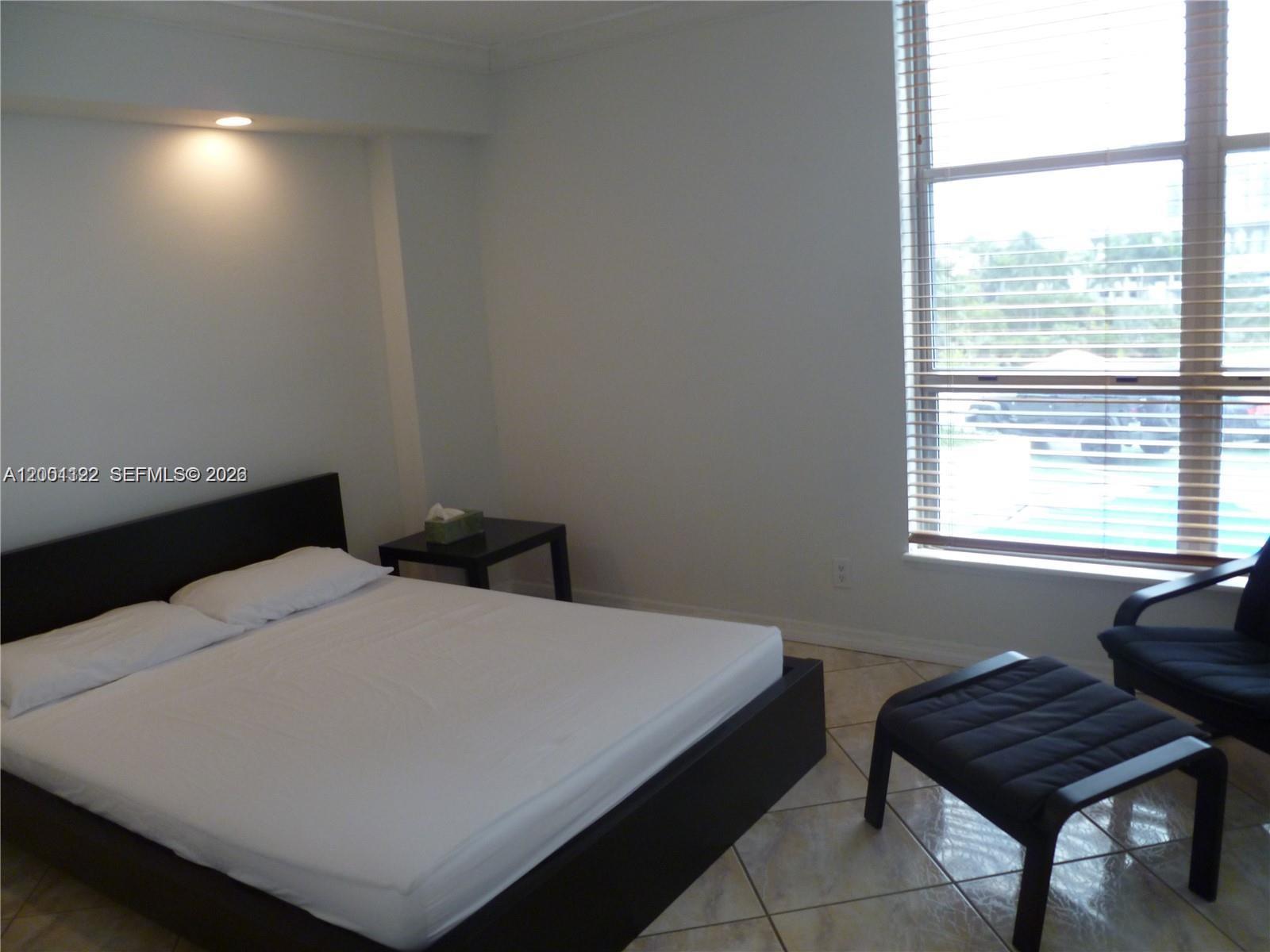 3600 Mystic Pointe Dr # 513