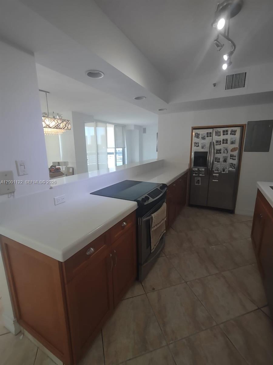 3600 Mystic Pointe Dr # 513