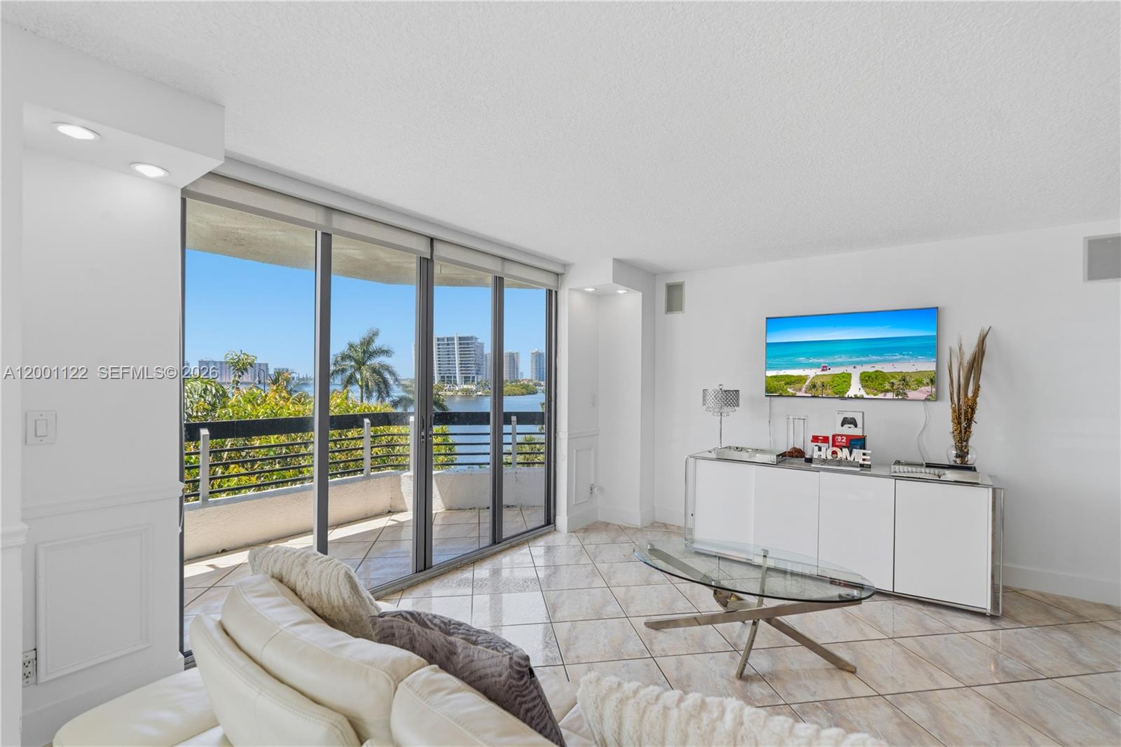 3600 Mystic Pointe Dr # 513