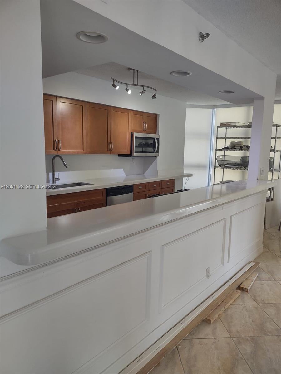 3600 Mystic Pointe Dr # 513