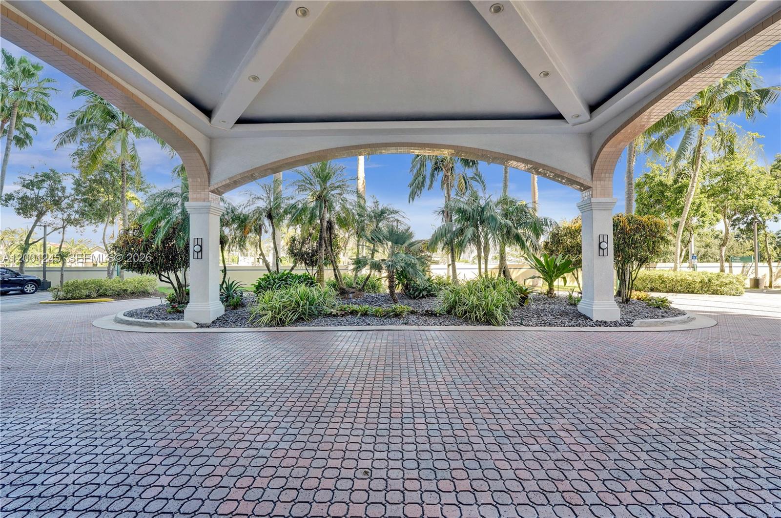 3600 Yacht Club Dr # 904