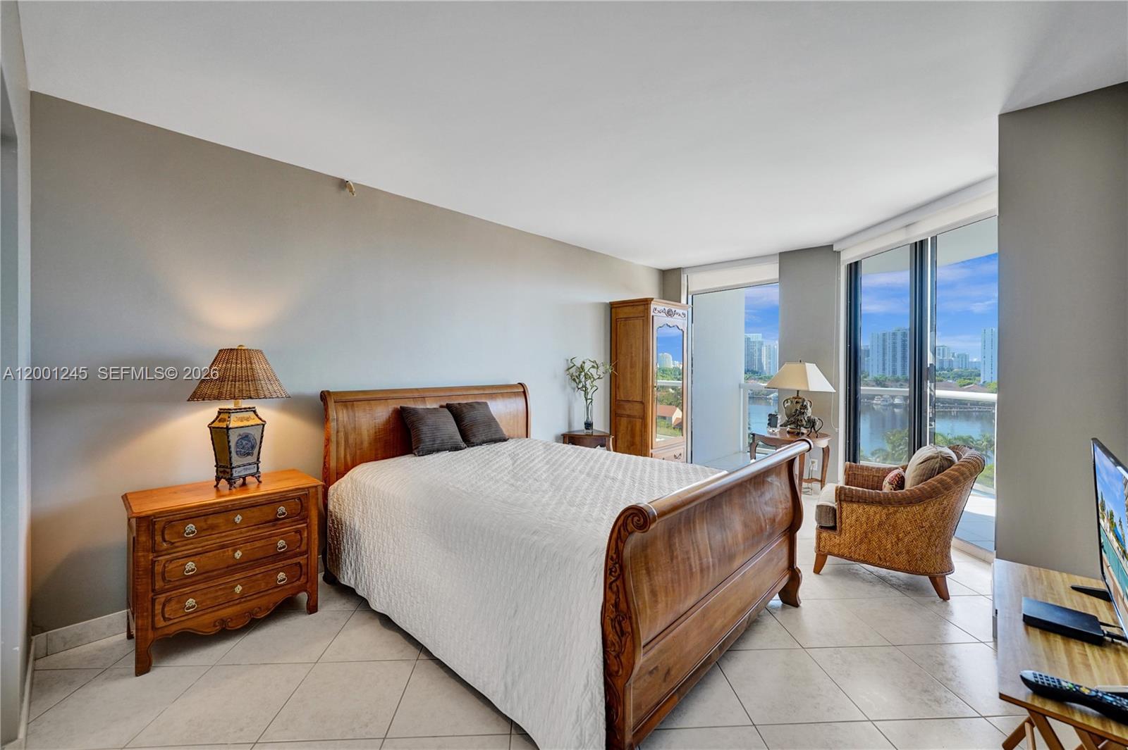 3600 Yacht Club Dr # 904