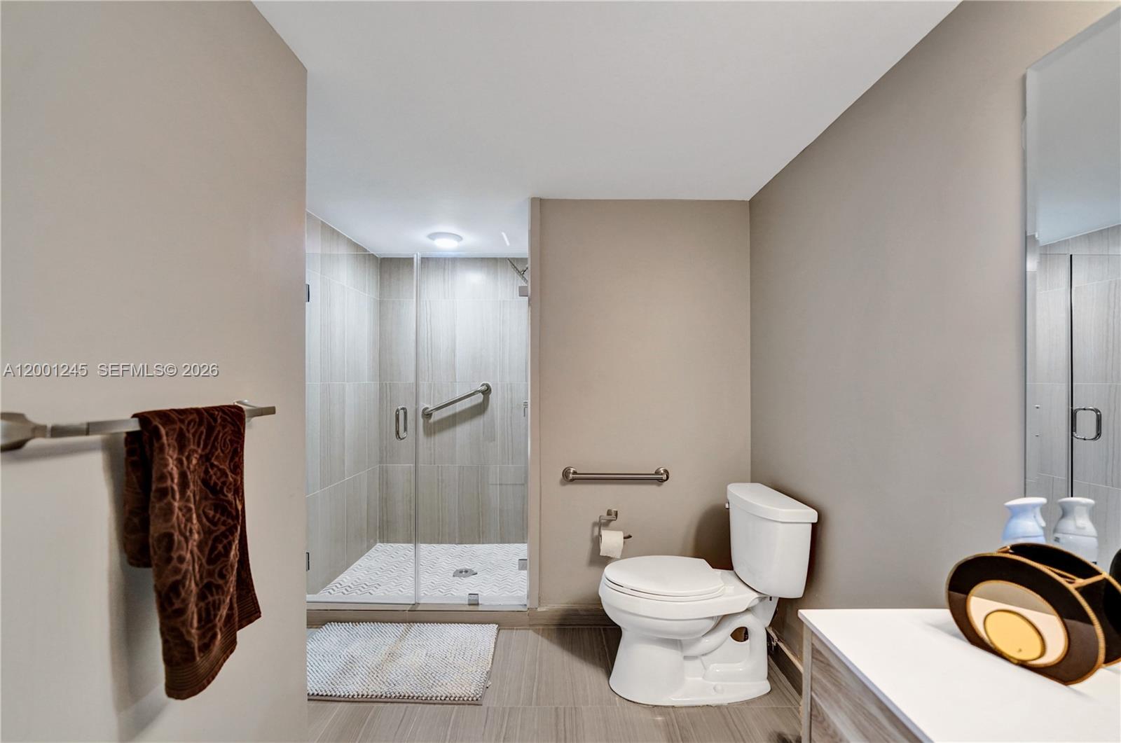 3600 Yacht Club Dr # 904