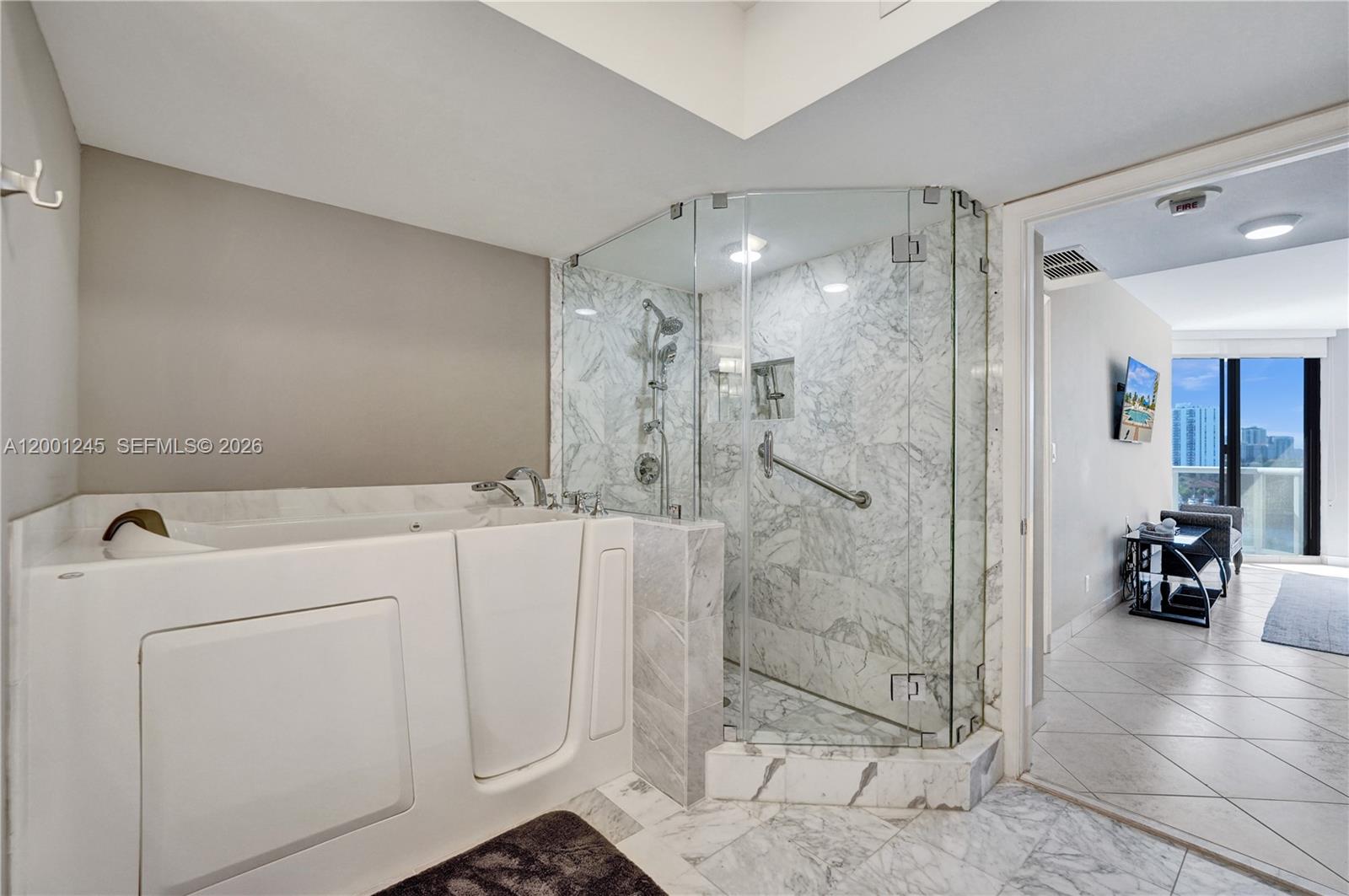 3600 Yacht Club Dr # 904