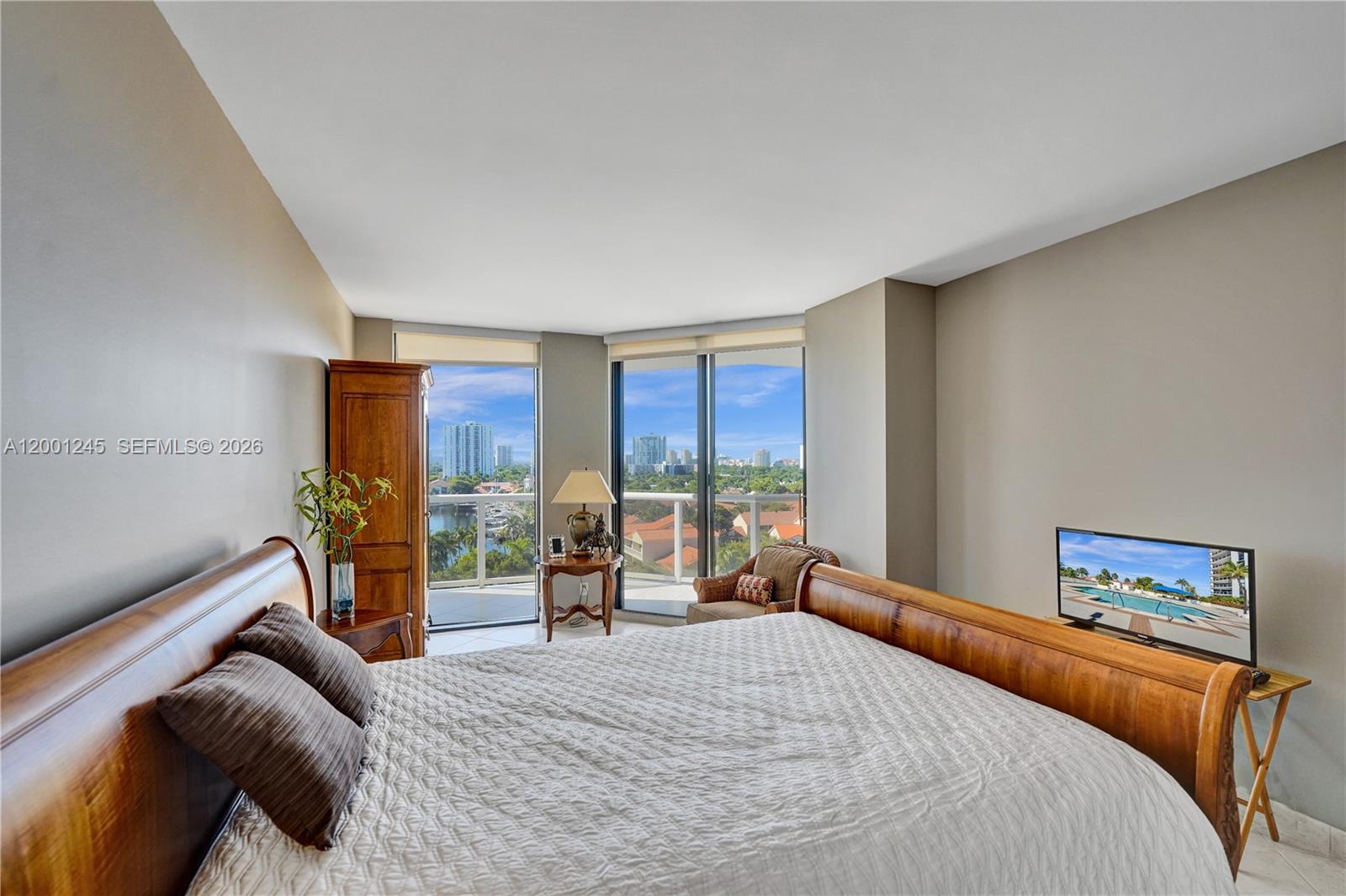 3600 Yacht Club Dr # 904
