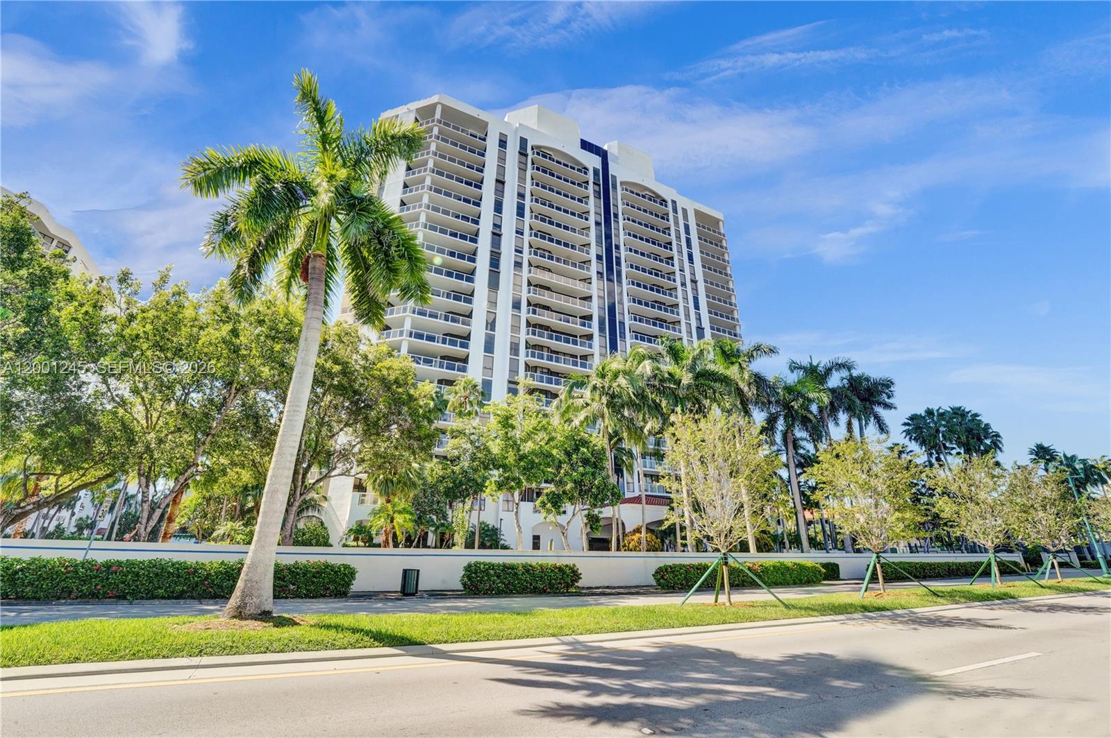 3600 Yacht Club Dr # 904