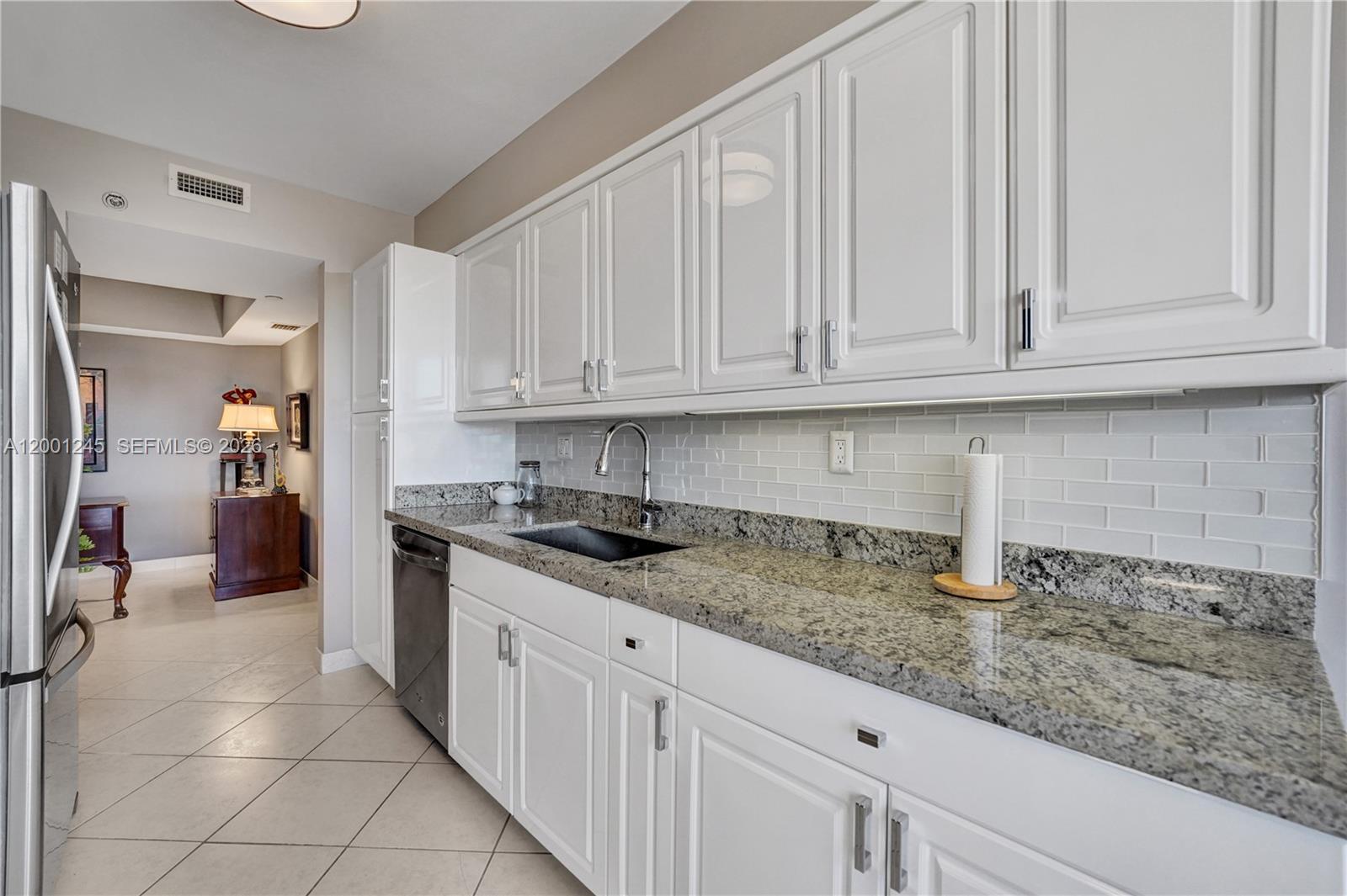 3600 Yacht Club Dr # 904