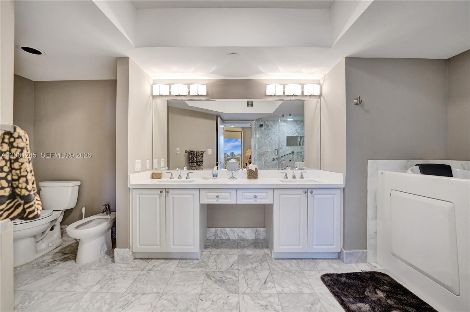 3600 Yacht Club Dr # 904