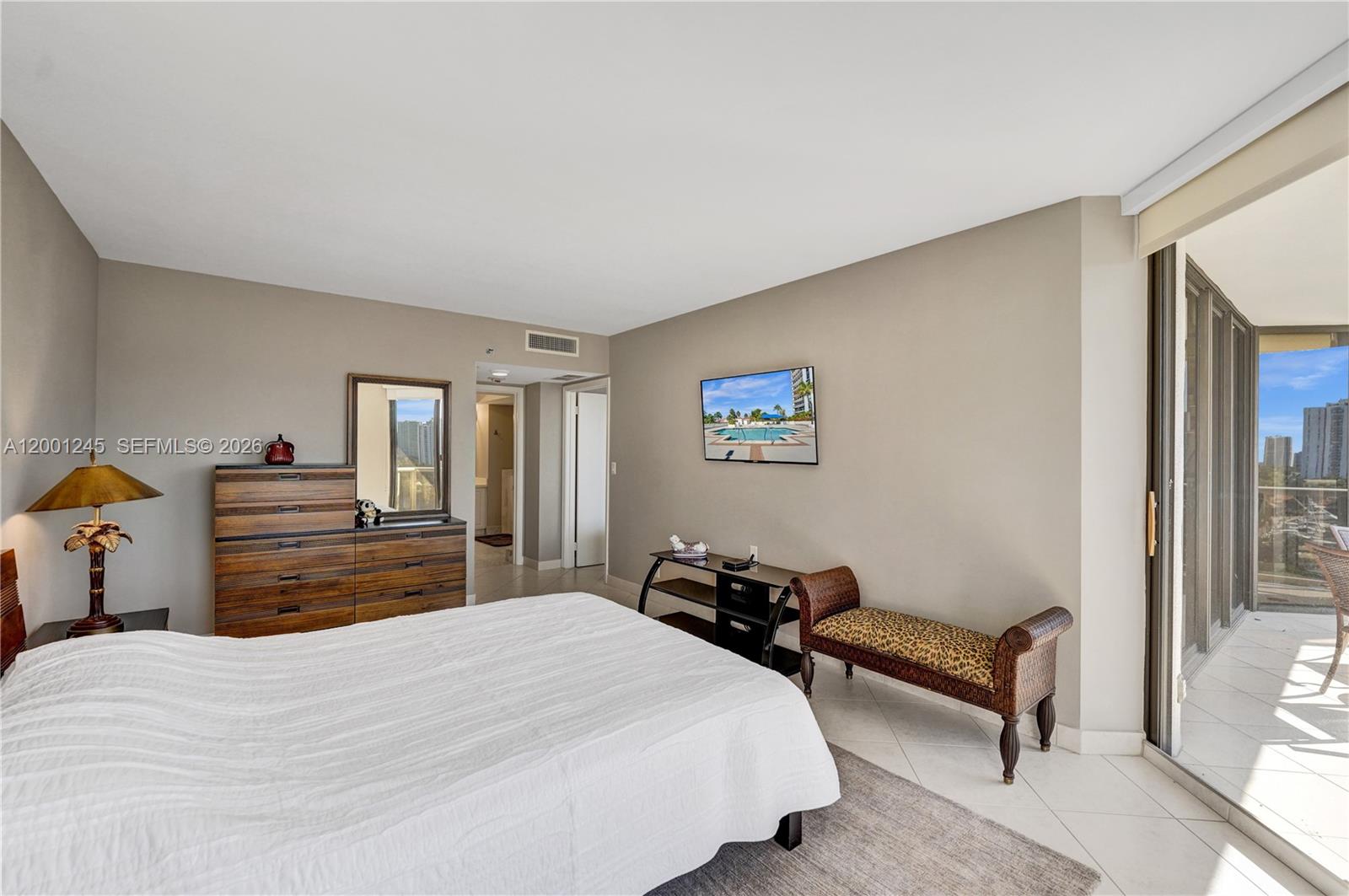 3600 Yacht Club Dr # 904