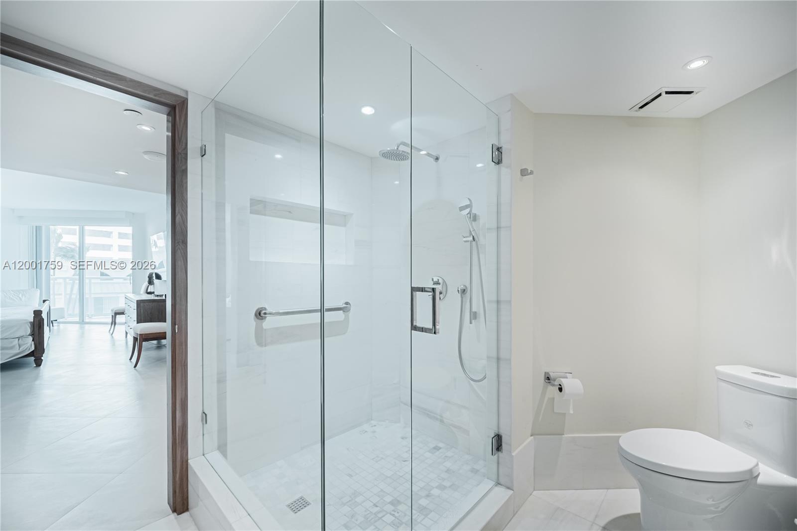 16485 Collins Ave # 536