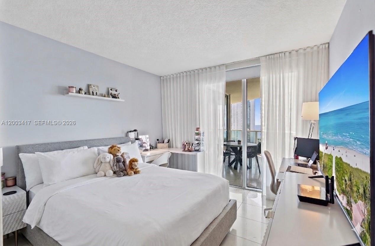 250 Sunny Isles Blvd # 1606 Unit: 3-1606