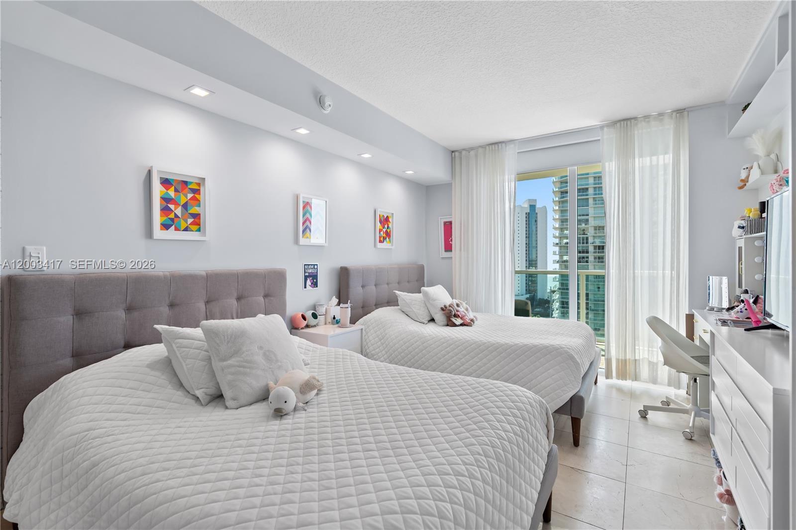 250 Sunny Isles Blvd # 1606 Unit: 3-1606
