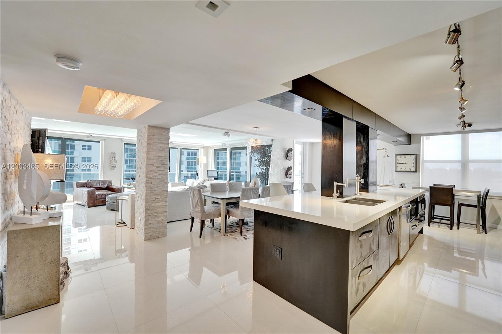 2751 S Ocean Dr # 908S