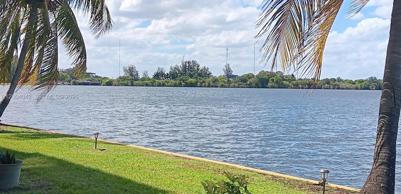 1075 NE Miami Gardens Dr Unit: 306