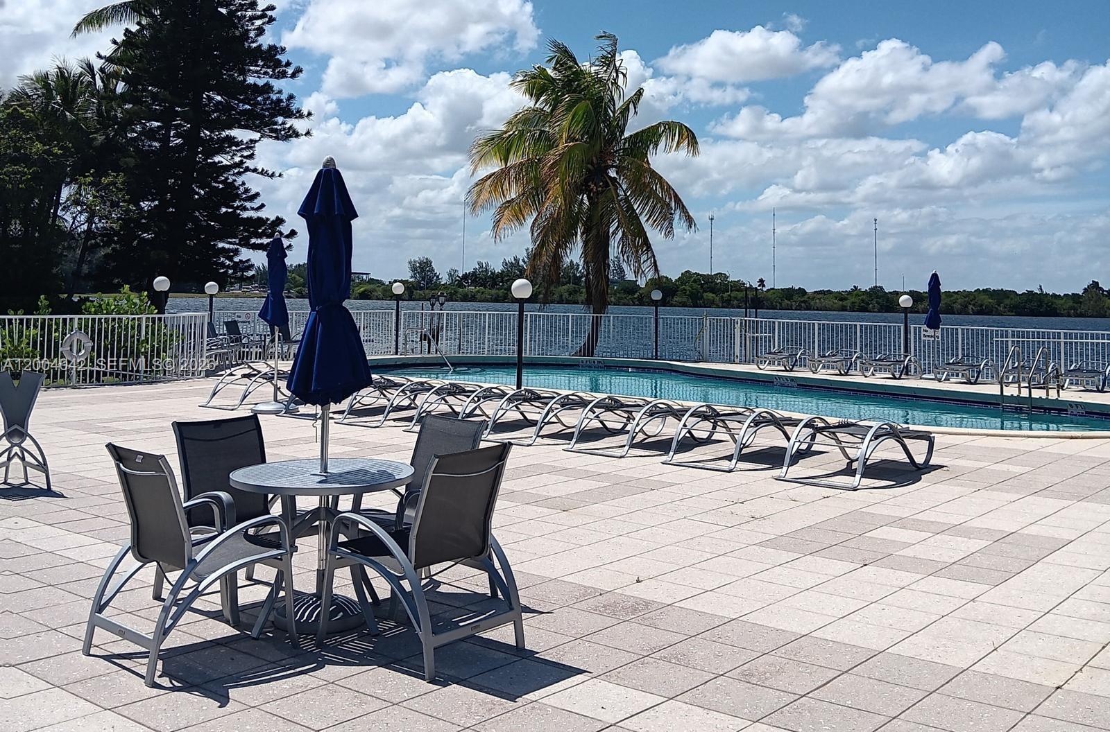 1075 NE Miami Gardens Dr Unit: 306