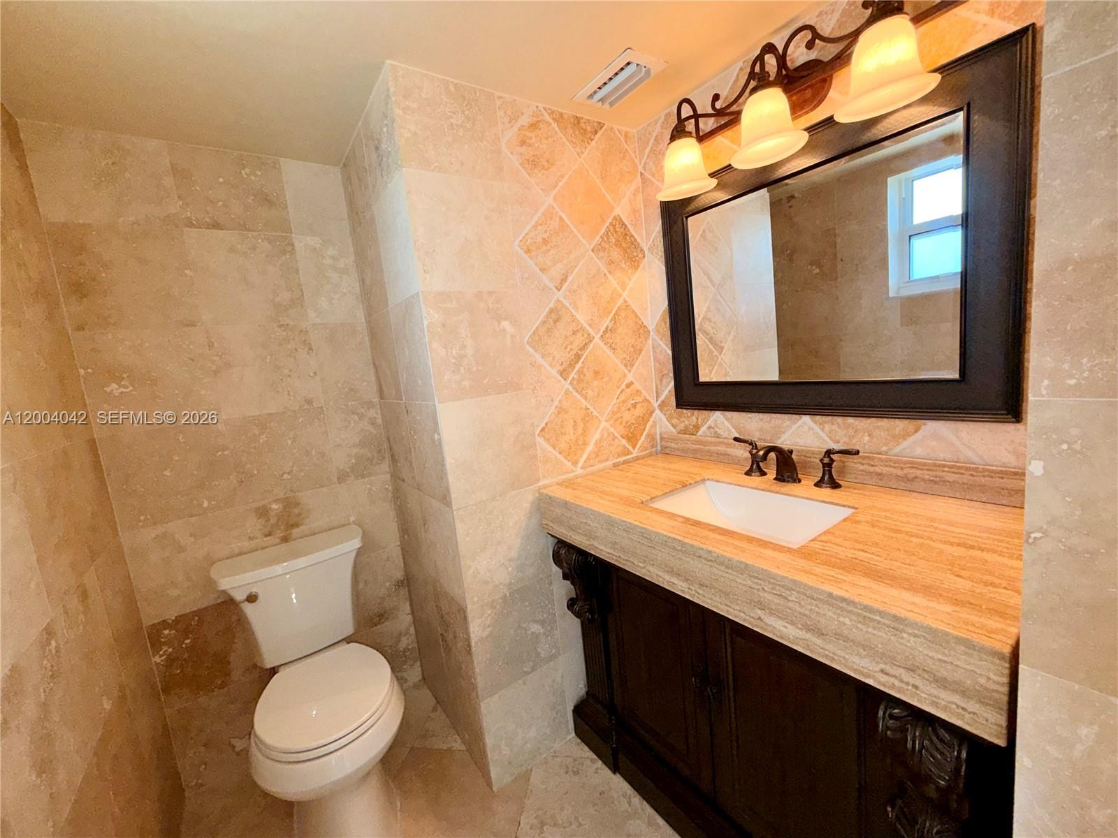 1075 NE Miami Gardens Dr Unit: 306
