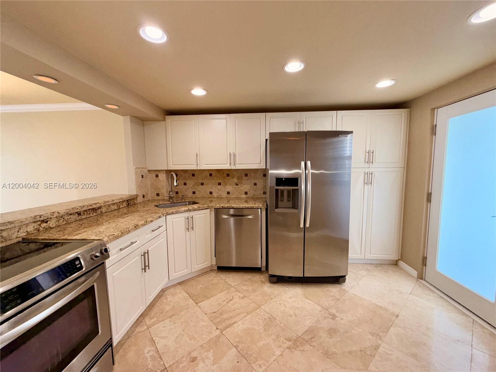 1075 NE Miami Gardens Dr Unit: 306
