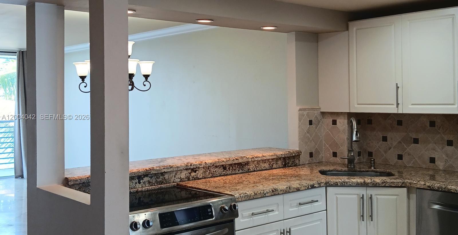 1075 NE Miami Gardens Dr Unit: 306