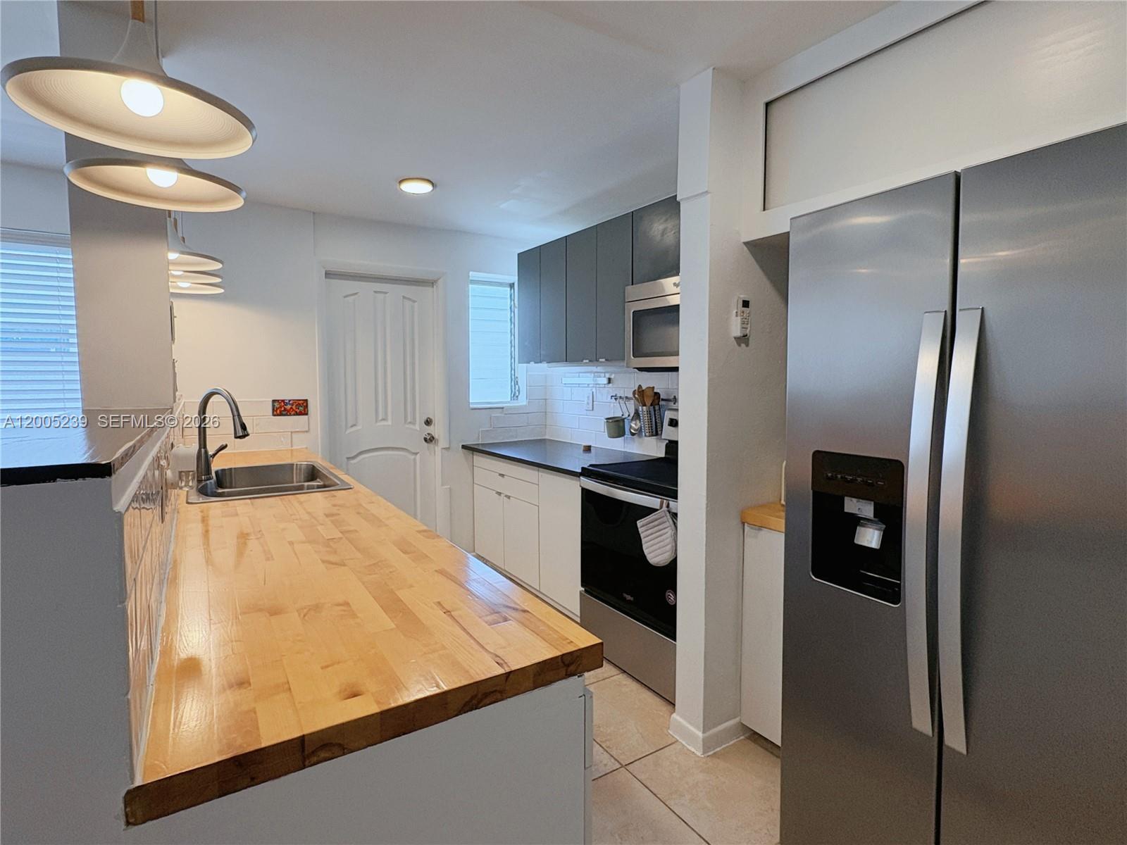 944 Meridian Ave # 11