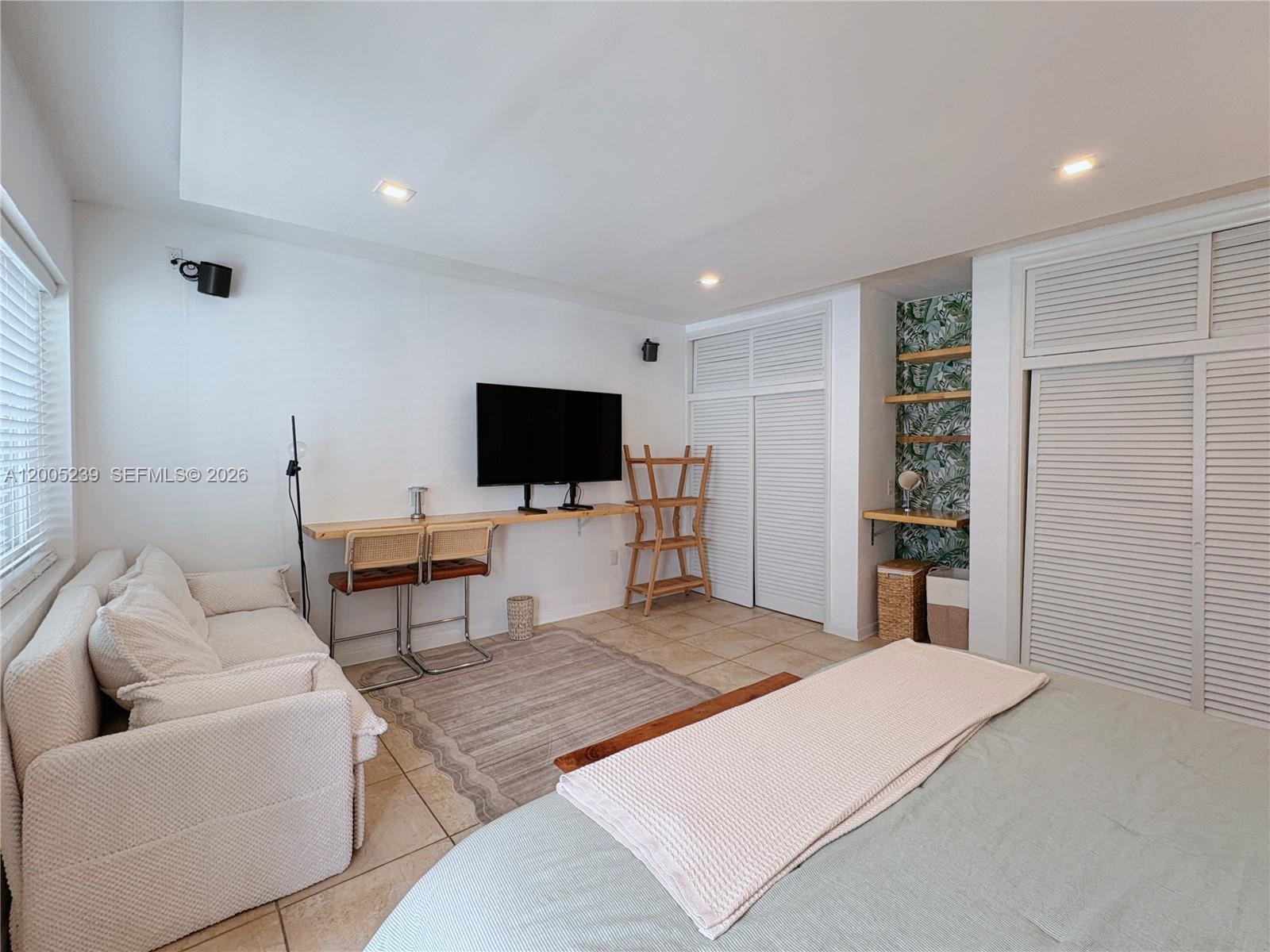 944 Meridian Ave # 11