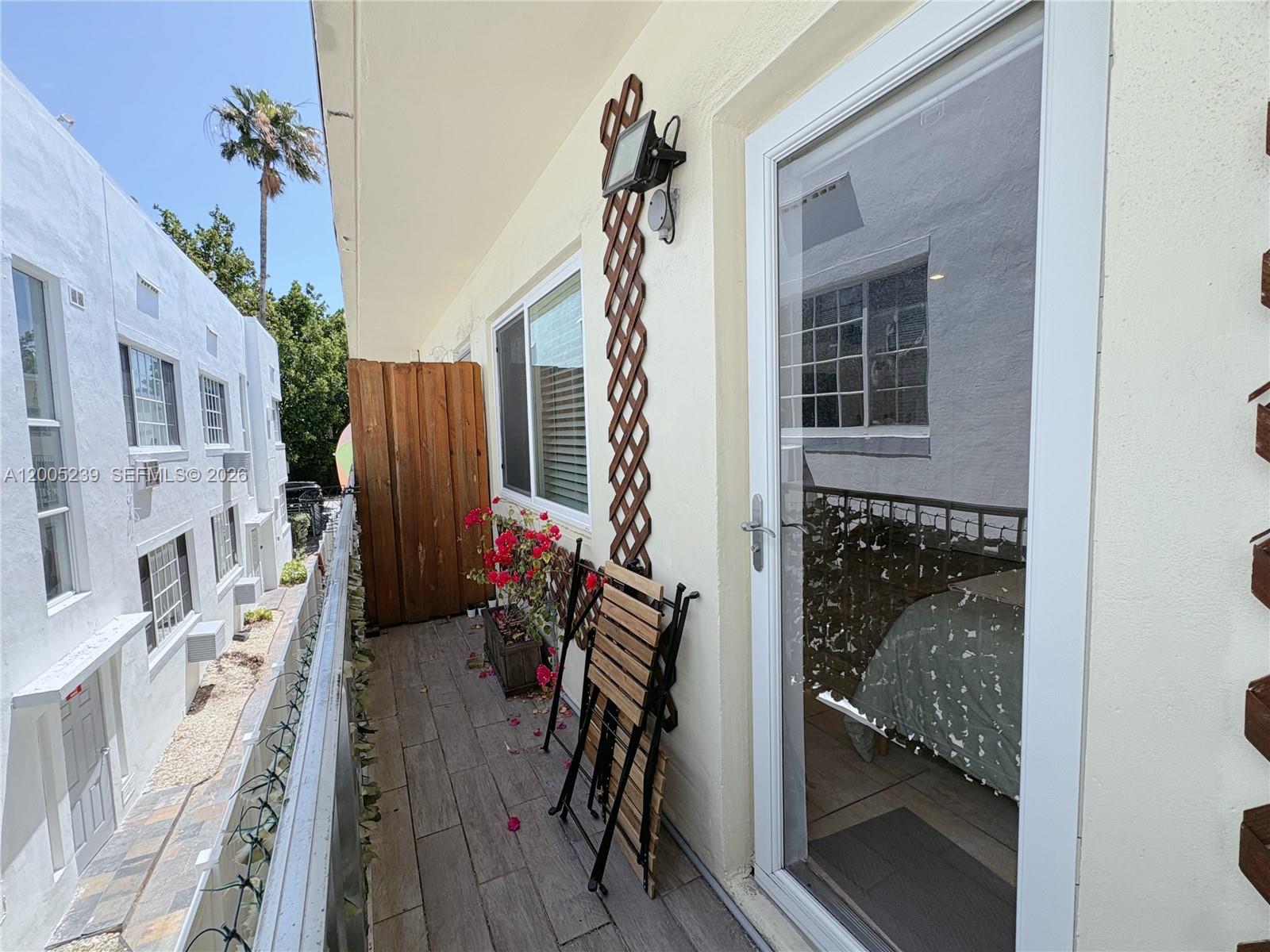 944 Meridian Ave # 11