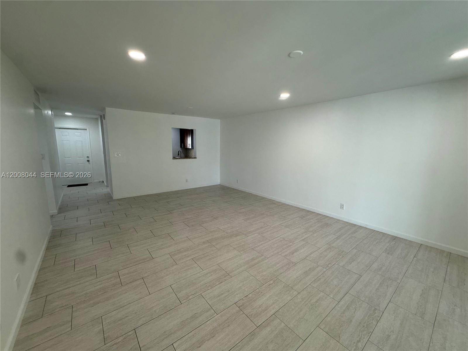 609 NE 14th Ave # 108
