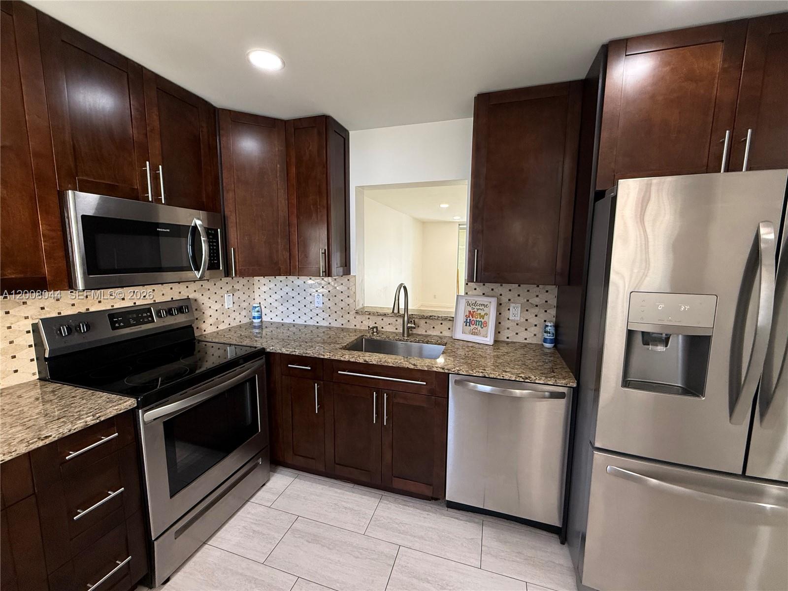 609 NE 14th Ave # 108