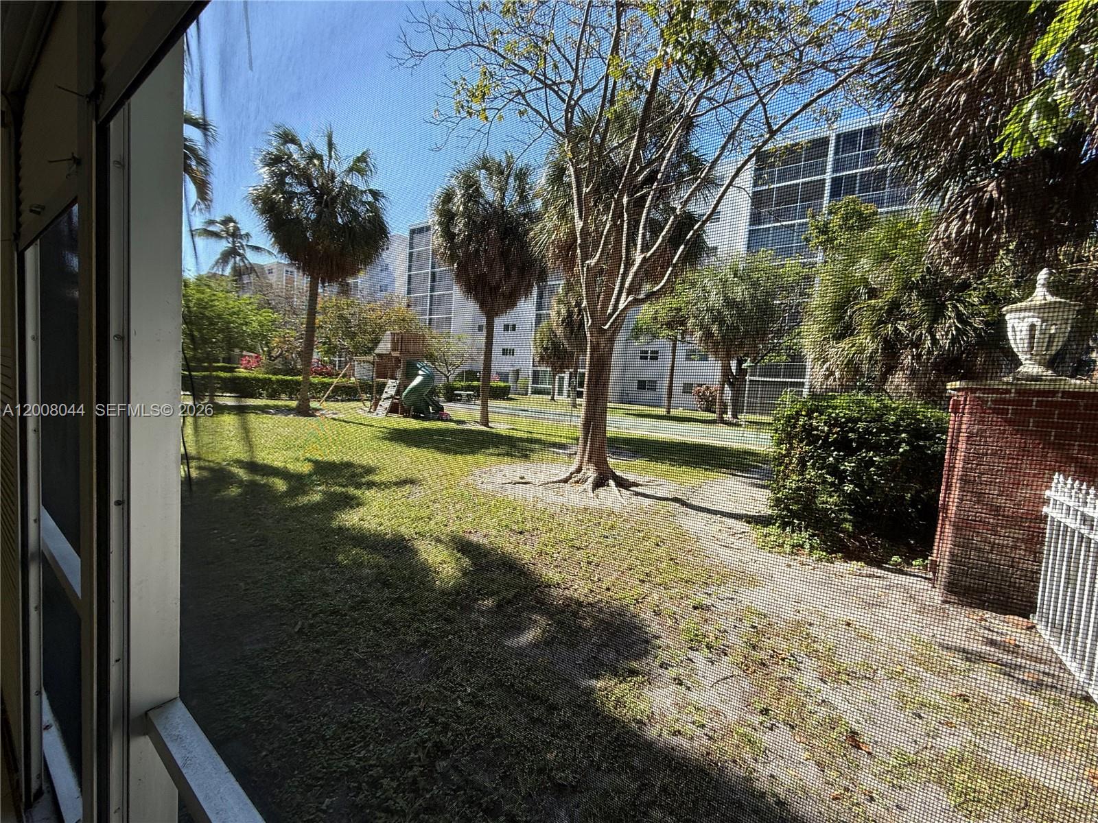 609 NE 14th Ave # 108