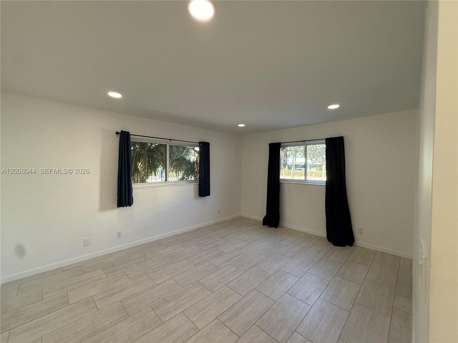 609 NE 14th Ave # 108