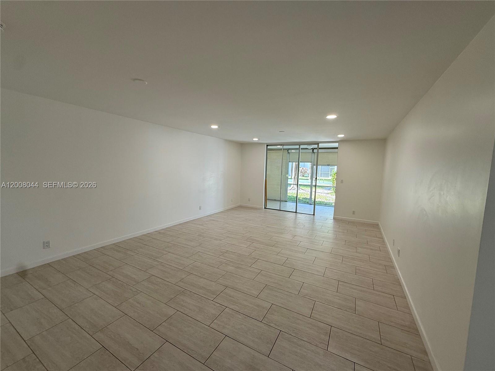 609 NE 14th Ave # 108