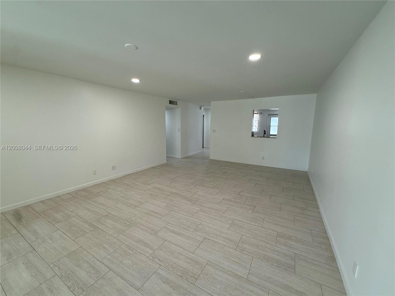 609 NE 14th Ave # 108