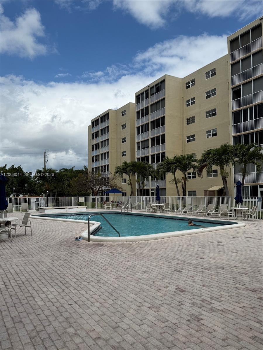 609 NE 14th Ave # 108