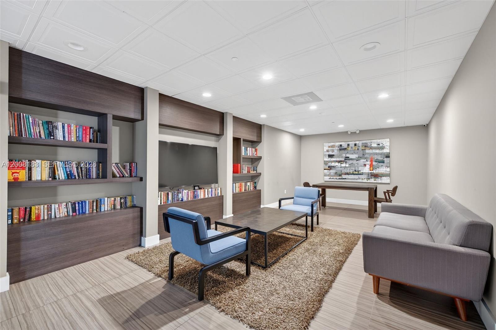 3675 N Country Club Dr # 410