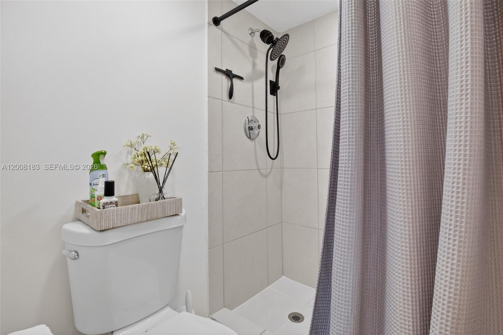 3675 N Country Club Dr # 410