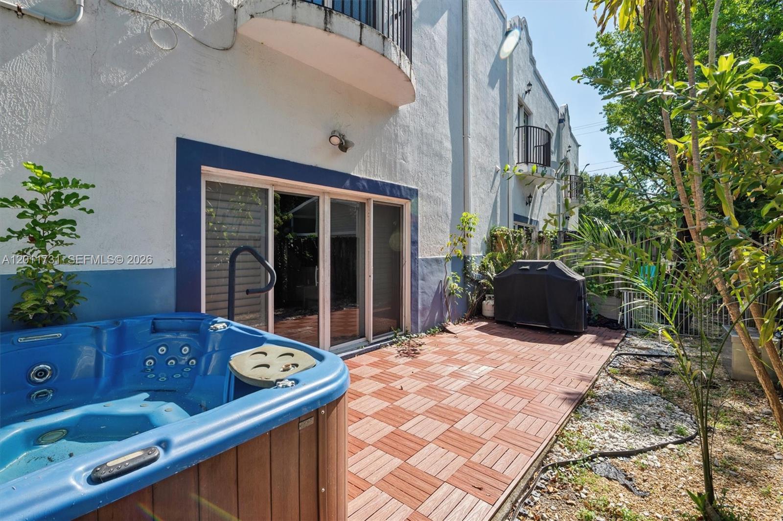 2949 SW 18th Ter