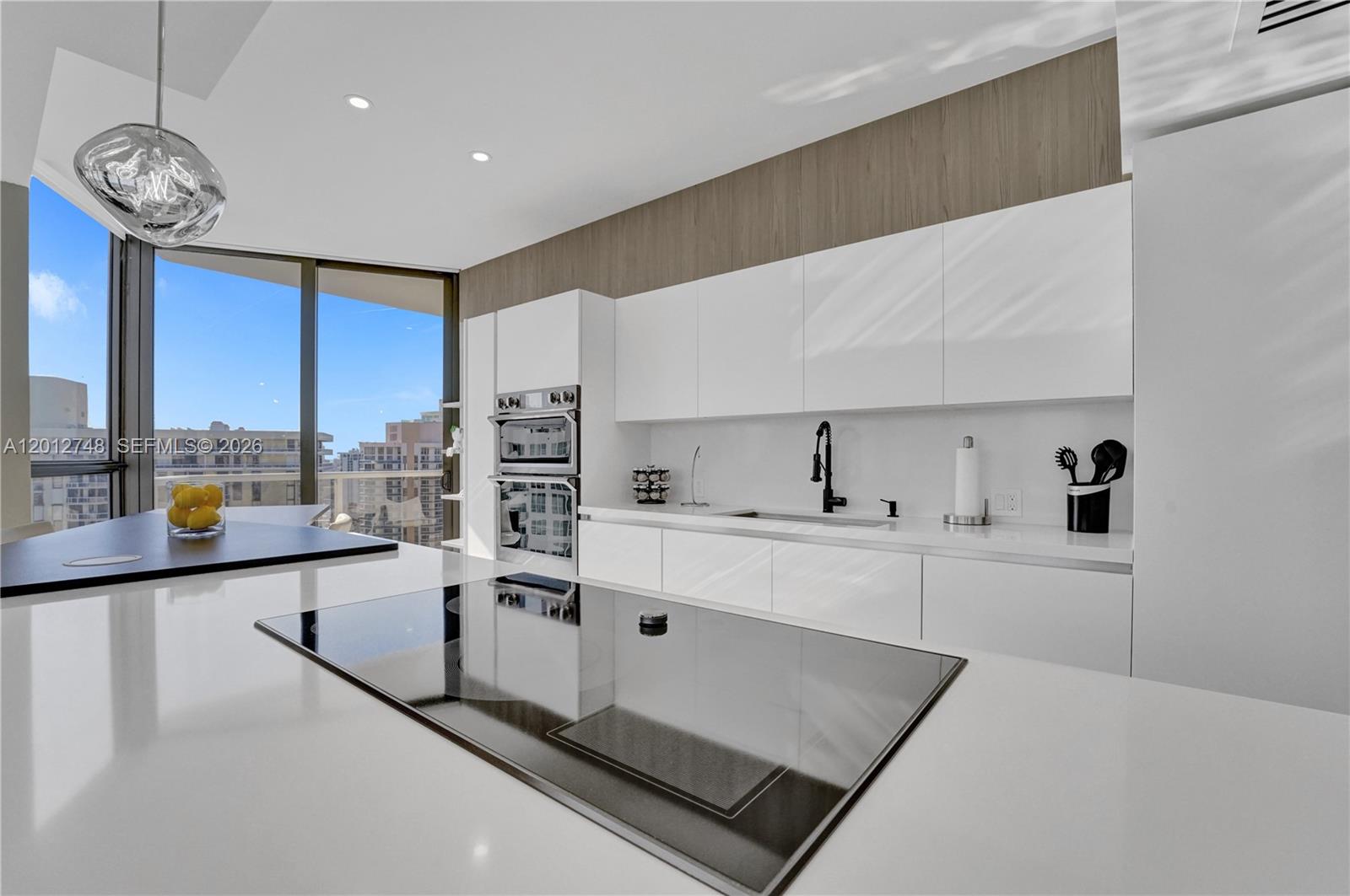 20281 E Country Club Dr Unit: PH14